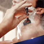 Picture of Gillette Fusion ProGlide Flexball Justice League Özel Paketi (Tıraş Makinesi + 3'lü Tıraş Bıçağı + 75 ml Tıraş Jeli)